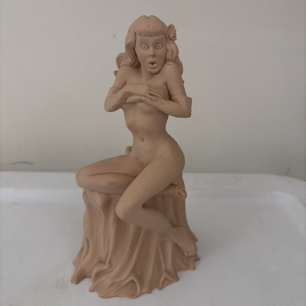 Betty Page “WOW” Statue / Figure 7.5” Tall Dave Stevens 1989
